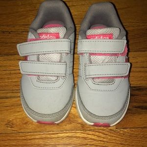 Adidas toddler girls sneakers Sz 61/2 Great Cond